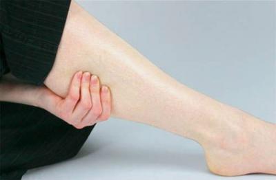 Болит нога икроножная мышца лечение